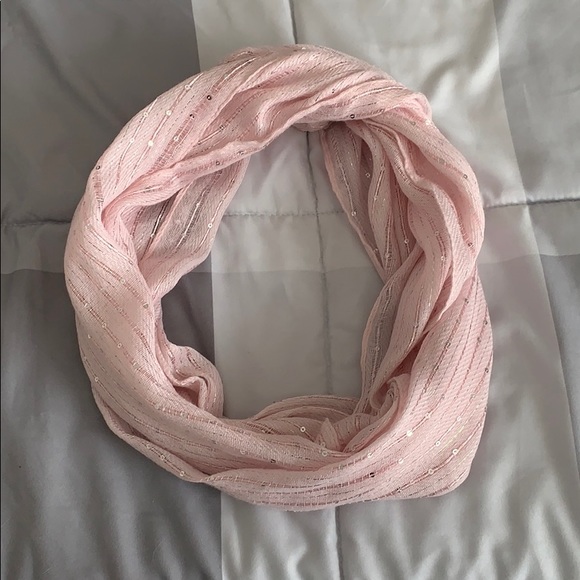 NWOT Soft Pink Infinity Scarf - Picture 2 of 4